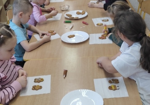 Jeżyki dekorują pierniczki!