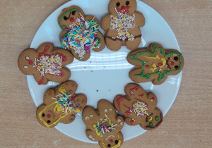 Jeżyki dekorują pierniczki!