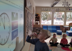 Zabawy z czasem w Jeżykach!