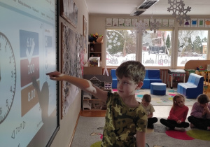 Zabawy z czasem w Jeżykach!