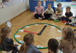 Zabawy z czasem w Jeżykach!