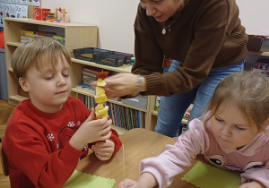 Wiewiórki- program ZDROWO ROŚNIEMY- jabłko!