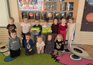 Tata Henia z Niedźwiadków podarował kolejkę dla dzieci!