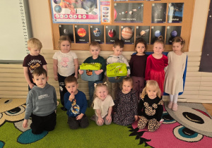 Tata Henia z Niedźwiadków podarował kolejkę dla dzieci!