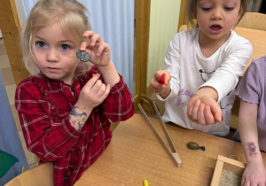 Dzień Dinozaura w grupie „Sówki" – Mały Eksperymentator!