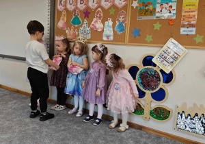 Dzień Kobiet w grupie "Ślimaczki"!