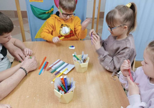 Wiewiórki- Mały eksperymentator- eksperymenty z mlekiem!