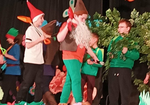 Wiewiórki w Szkole Pijarskiej w Łowiczu na przedstawieniu!