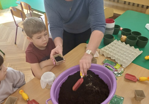 Wiosenny kącik przyrody- Wiewiórki! Mały Eksperymentator!