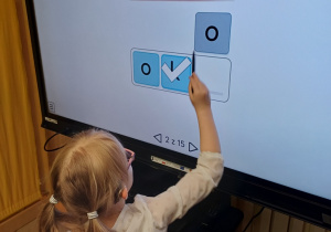 „Myślę o szkole, bawiąc się monitorem" – rozwijamy kompetencje cyfrowe!