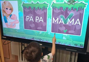 „Myślę o szkole, bawiąc się monitorem" – rozwijamy kompetencje cyfrowe!