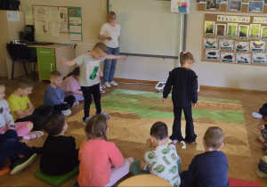 Zabawy ,,Jeżyków" z Smart Floor!