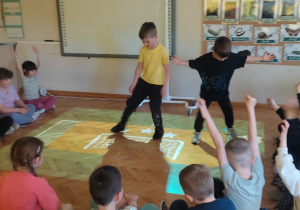 Zabawy ,,Jeżyków" z Smart Floor!