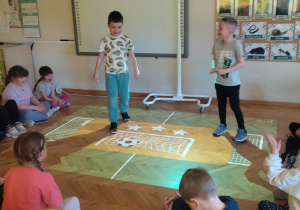 Zabawy ,,Jeżyków" z Smart Floor!