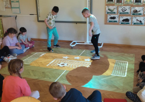 Zabawy ,,Jeżyków" z Smart Floor!