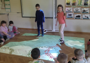 Zabawy ,,Jeżyków" z Smart Floor!