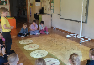 Zabawy ,,Jeżyków" z Smart Floor!