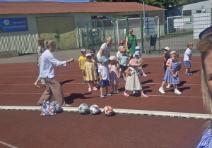 Niedźwiadki na lodach i stadionie OSIR w Łowiczu!