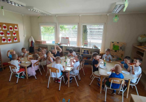 Ślimaczki- dyplomy i książki już wręczone, rok szkolny dobiega końca!