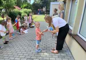 Mróweczki- dyplomy i książki już wręczone, rok szkolny dobiega końca!