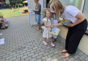 Mróweczki- dyplomy i książki już wręczone, rok szkolny dobiega końca!