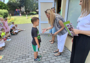Mróweczki- dyplomy i książki już wręczone, rok szkolny dobiega końca!