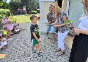 Mróweczki- dyplomy i książki już wręczone, rok szkolny dobiega końca!