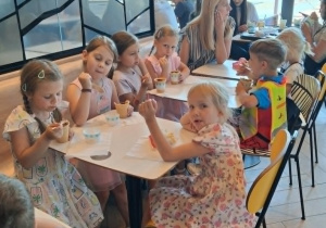 Mróweczki- dyplomy i książki już wręczone, rok szkolny dobiega końca!