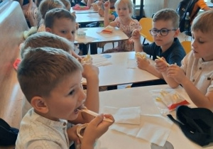 Mróweczki- dyplomy i książki już wręczone, rok szkolny dobiega końca!