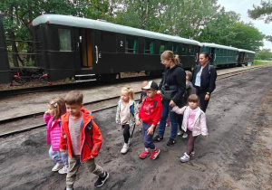 Ślimaczki, Mróweczki i Jeżyki na kolejowej przygodzie!