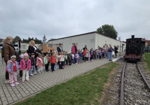 Ślimaczki, Mróweczki i Jeżyki na kolejowej przygodzie!