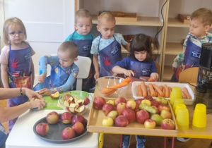 Jesienne dary ogrodu i sadu – "Ślimaczki" poznają zdrowe smaki!