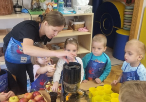 Jesienne dary ogrodu i sadu – "Ślimaczki" poznają zdrowe smaki!