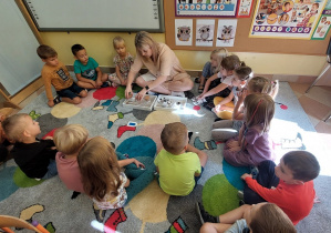 Program własny z elementami Marii Montessori „MONTESÓWKI” w grupie Sówki