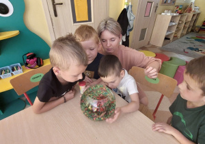 Program własny z elementami Marii Montessori „MONTESÓWKI” w grupie Sówki