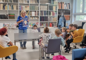 Zajączki w bibliotece!