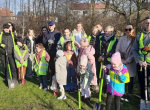 Grupa Sówki wzięła udział w akcji „Kobiety sadzą drzewa dla Łowicza”!