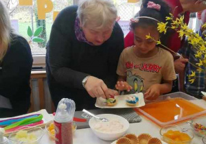 PROGRAM PROMOCJI ZDROWIA-Wielkanocne warsztaty kulinarne dla Babć i Dziadków- Zajączki!